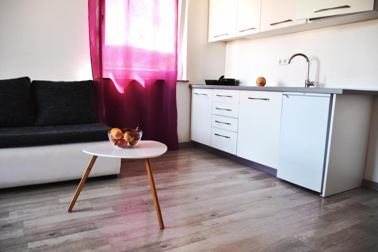 Rab Apartments Aurora Rab Town Eksteriør billede