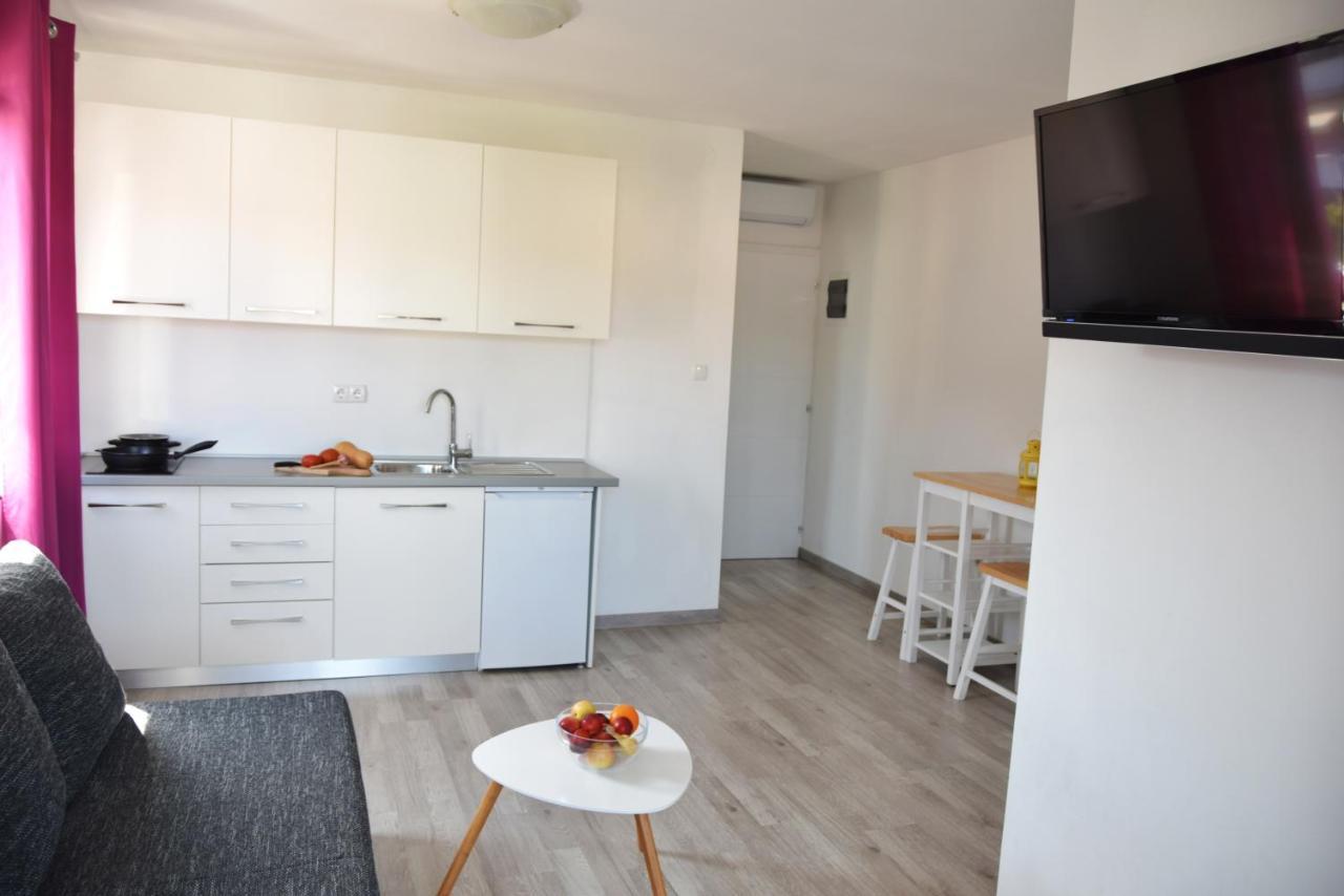 Rab Apartments Aurora Rab Town Eksteriør billede