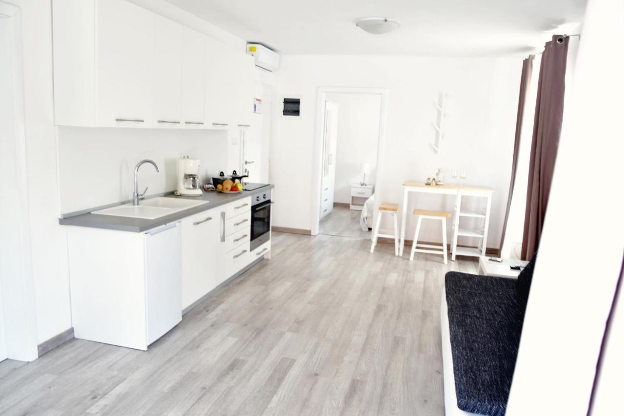 Rab Apartments Aurora Rab Town Eksteriør billede