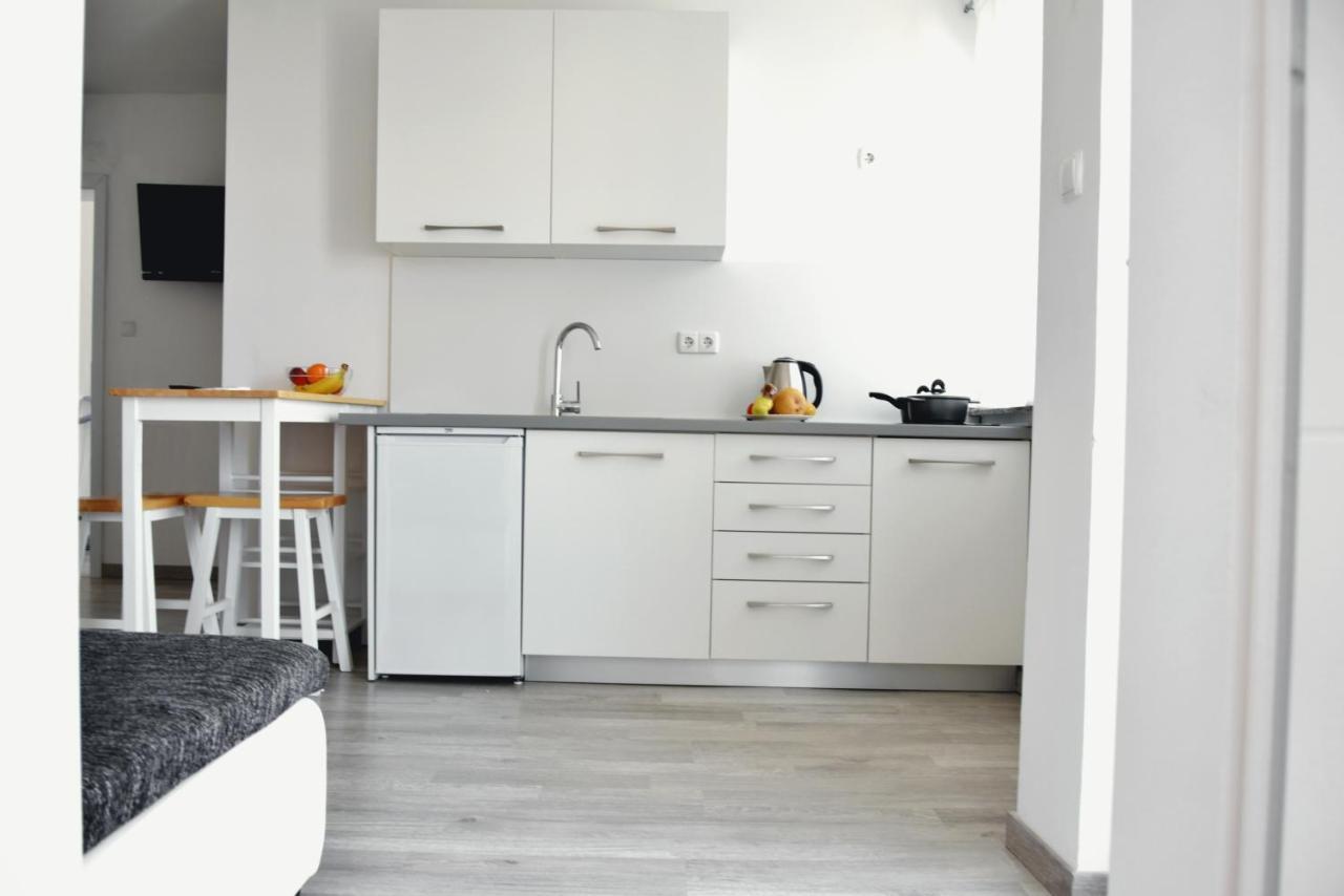 Rab Apartments Aurora Rab Town Eksteriør billede